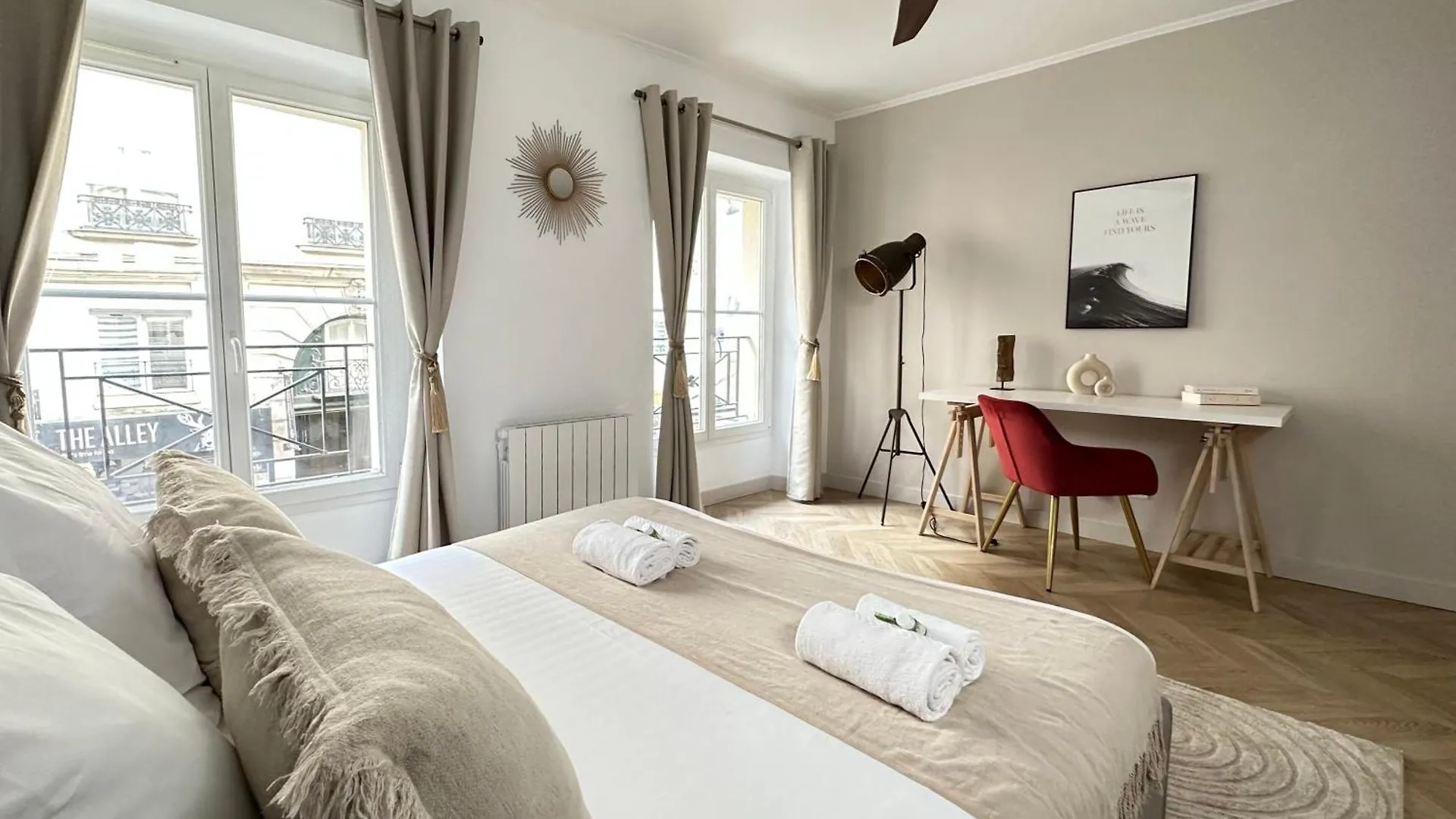 Luxury Family Getaway Near Place Vendome Apartment Paris