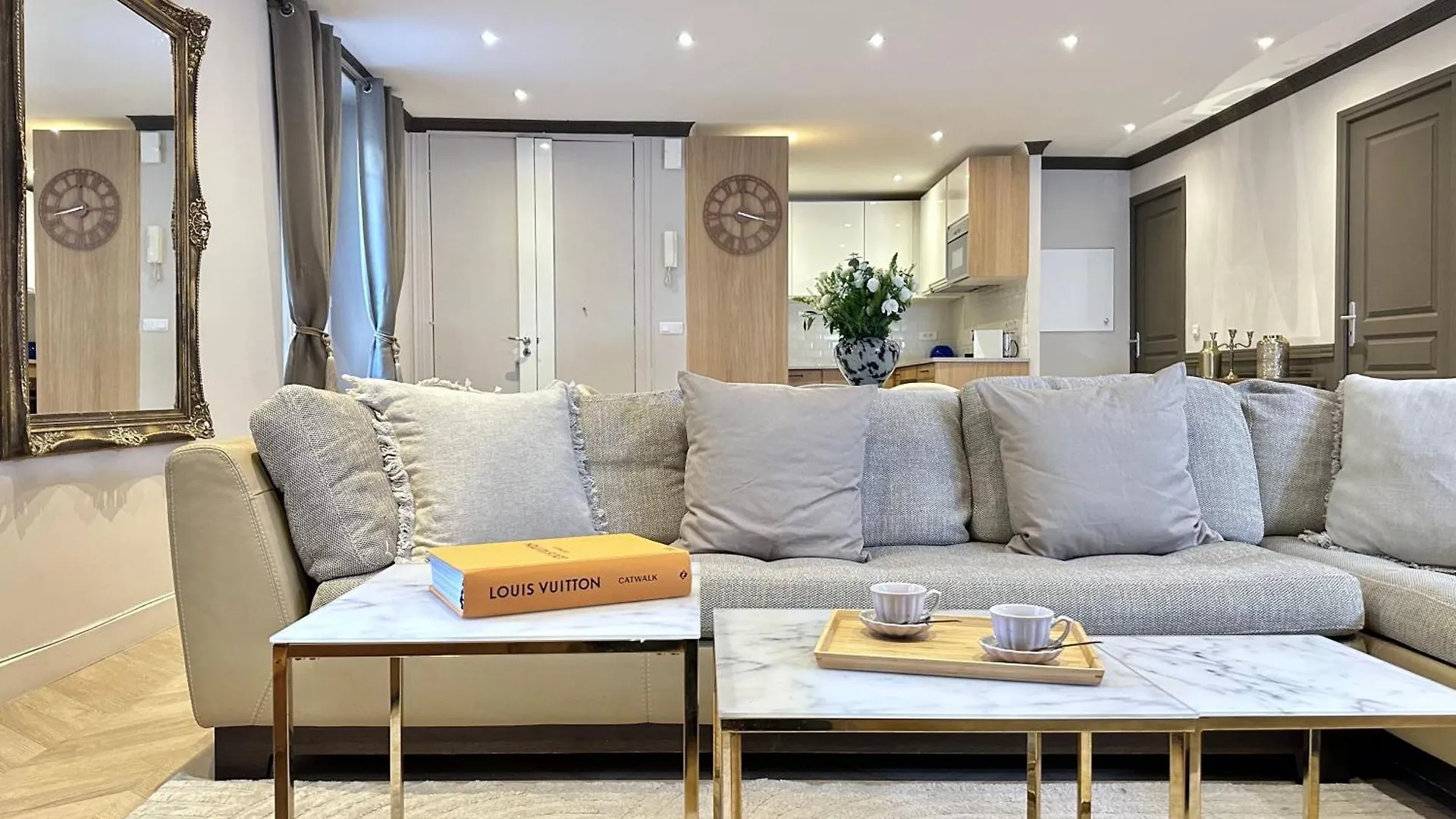 Apartment Luxury Family Getaway Near Place Vendome Paris